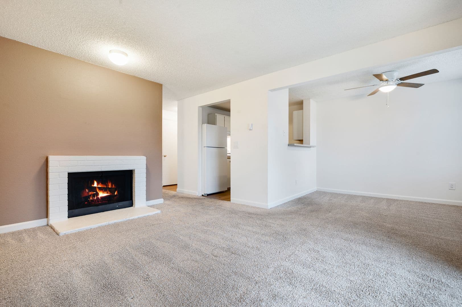 Everett Apartment: 702 W Casino Rd
