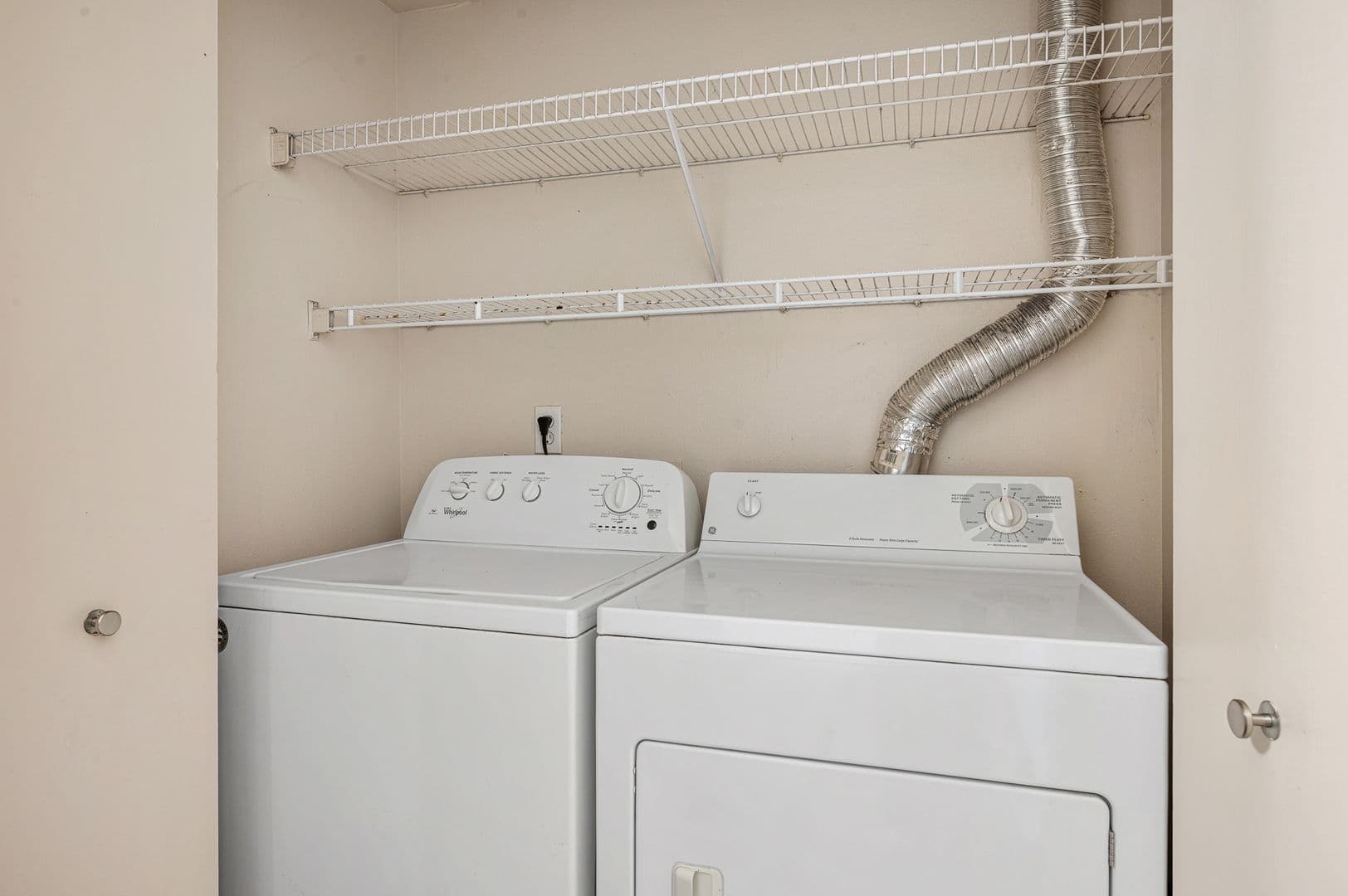 Seattle Apartment: 3236 SW Avalon Way