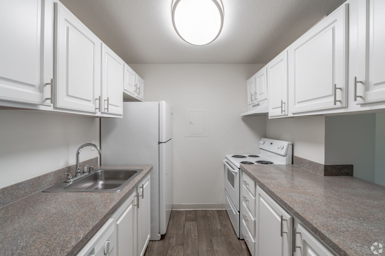 Everett Apartment: 1111 47th St SE