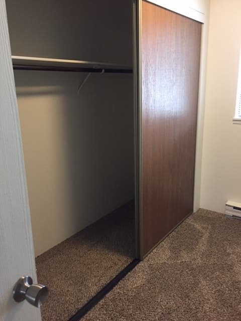 Everett Apartment: 702 W Casino Rd