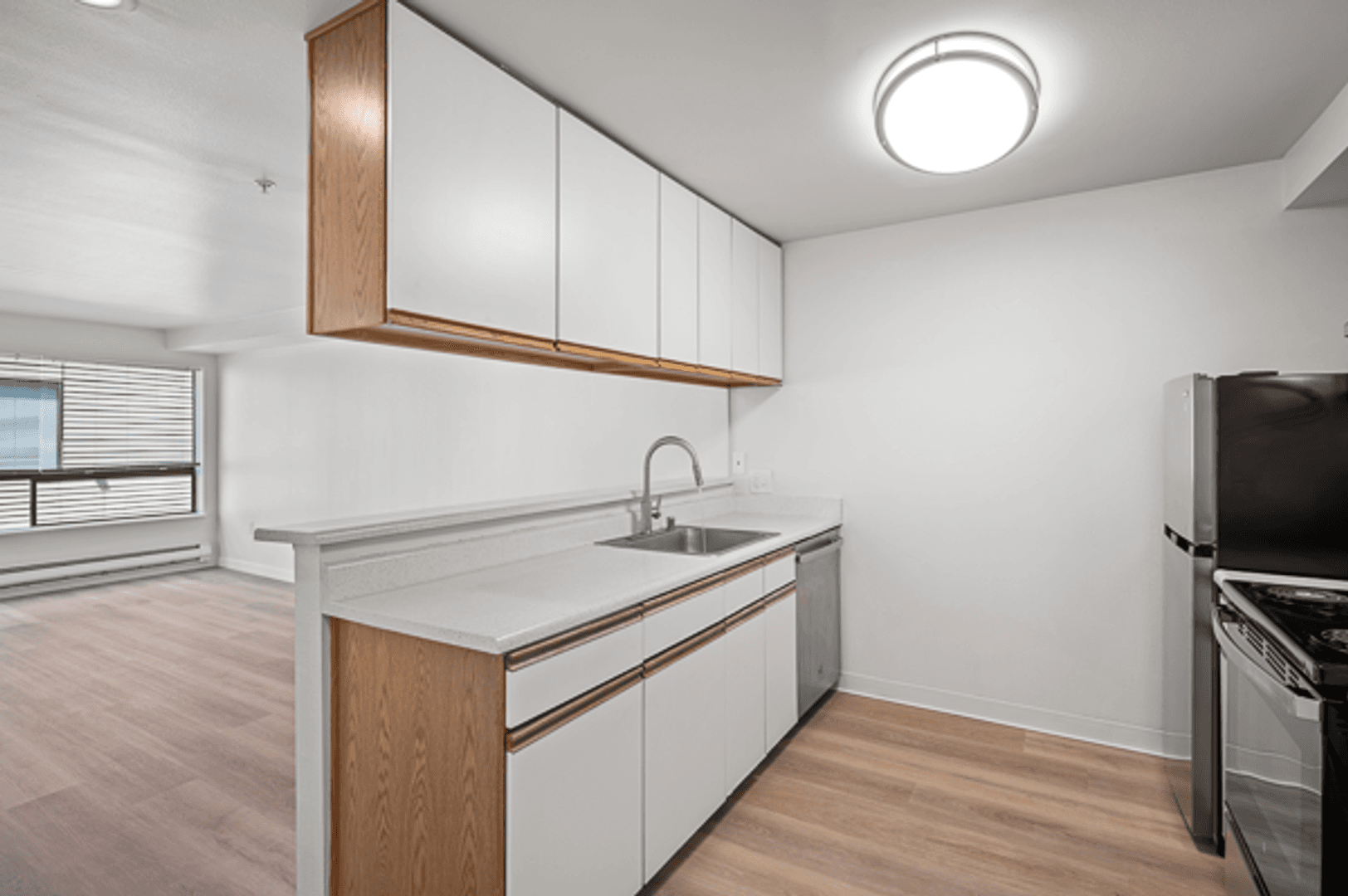 Seattle Apartment: 3250 SW Avalon Way