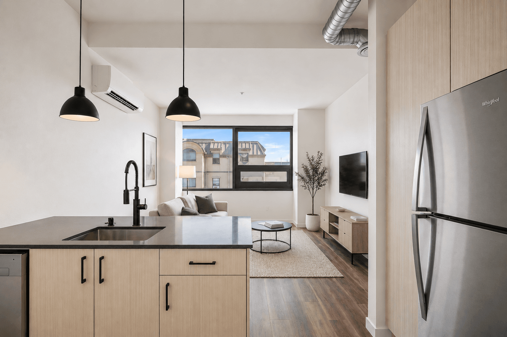 Seattle Apartment: 201 Queen Anne Ave N
