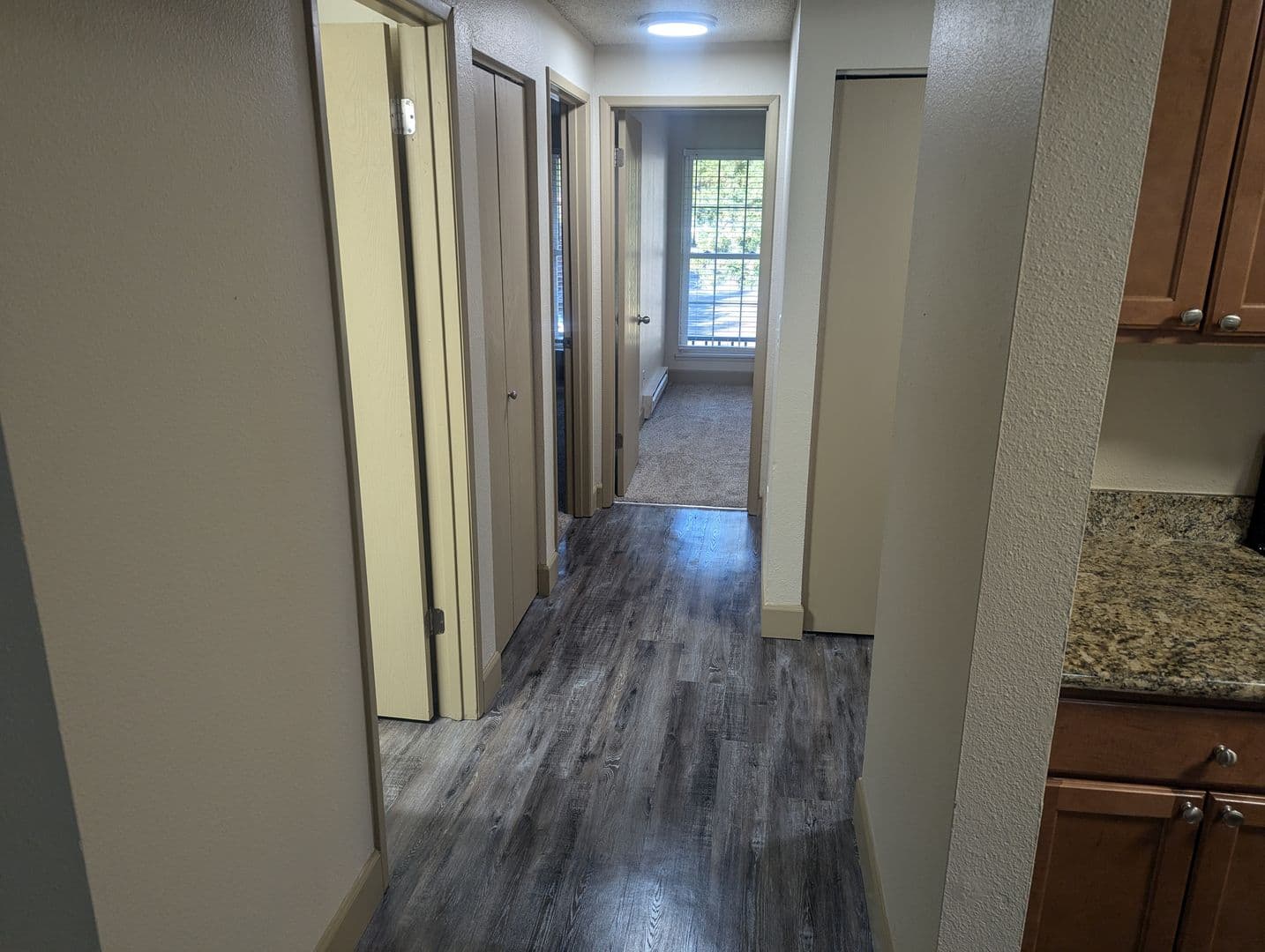 Kent Apartment: 9626 S 252nd St
