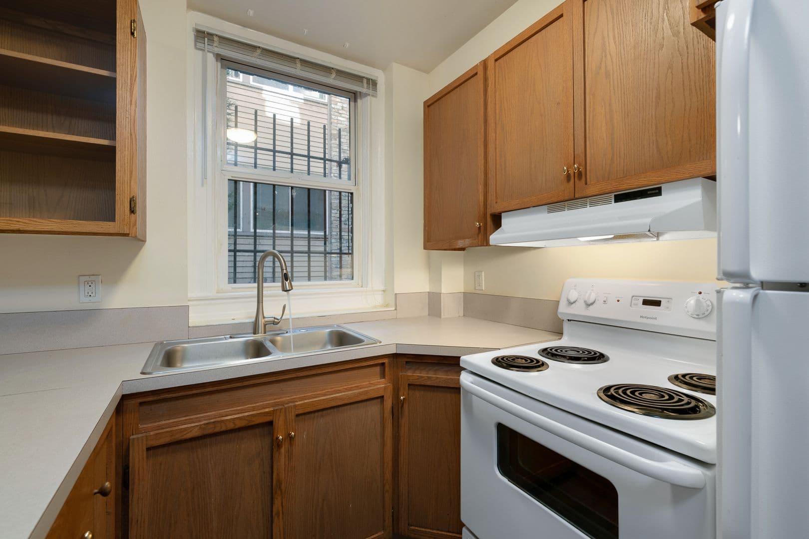 Seattle Apartment: 432 Summit Ave E