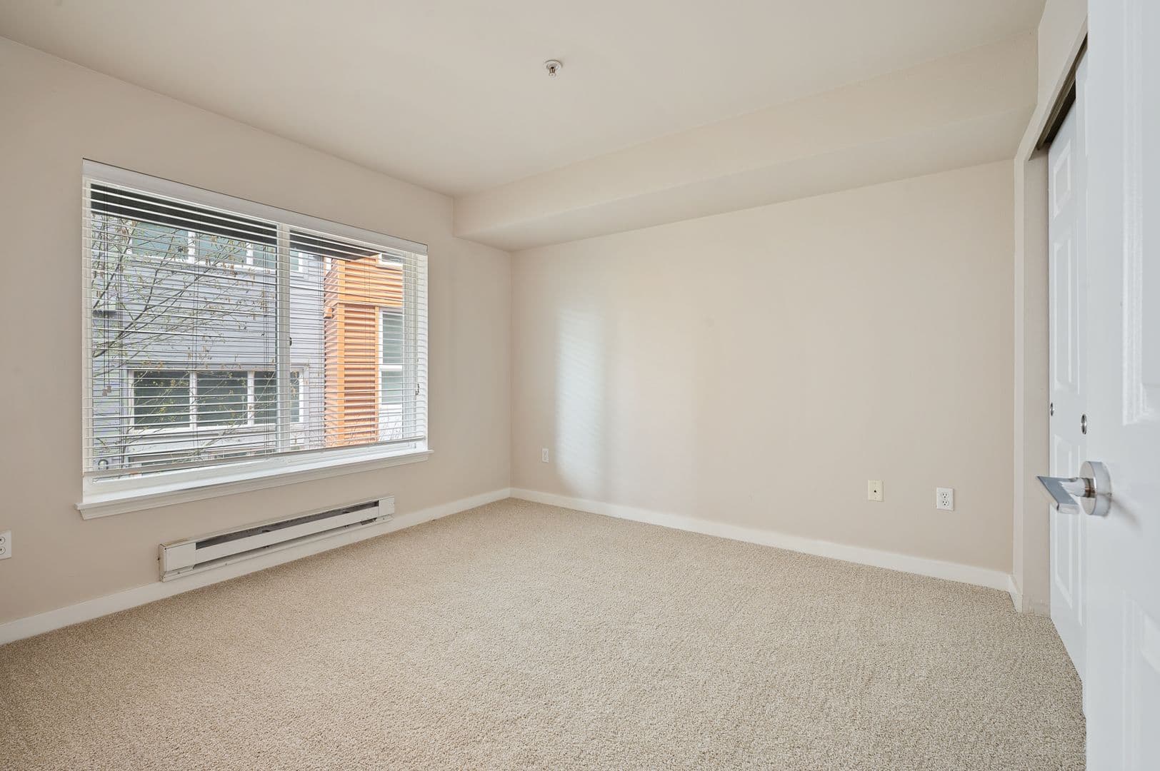 Seattle Apartment: 3233 SW Avalon Way