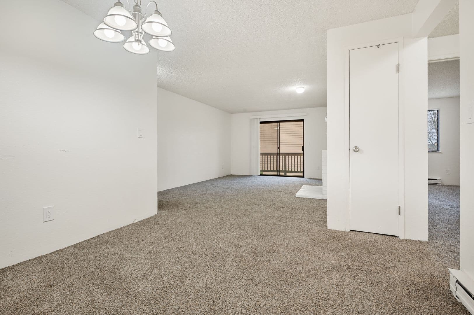 Everett Apartment: 702 W Casino Rd