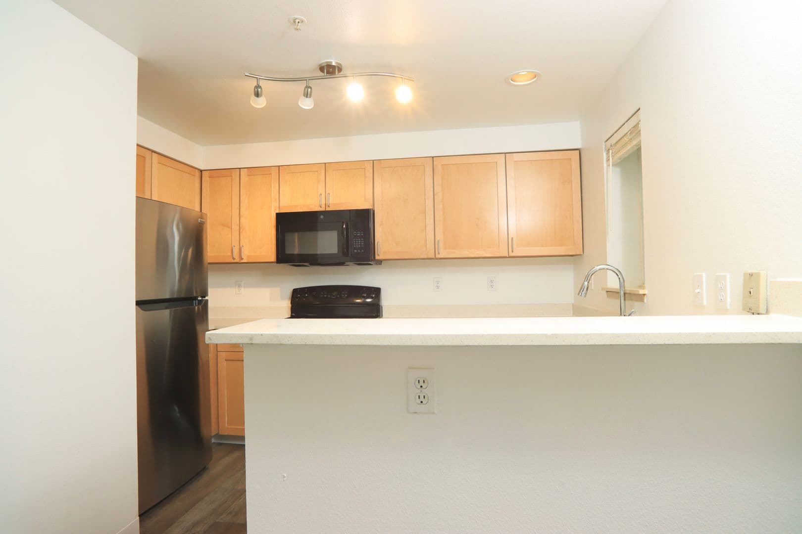 Tacoma Apartment: 10925 Park Ave S