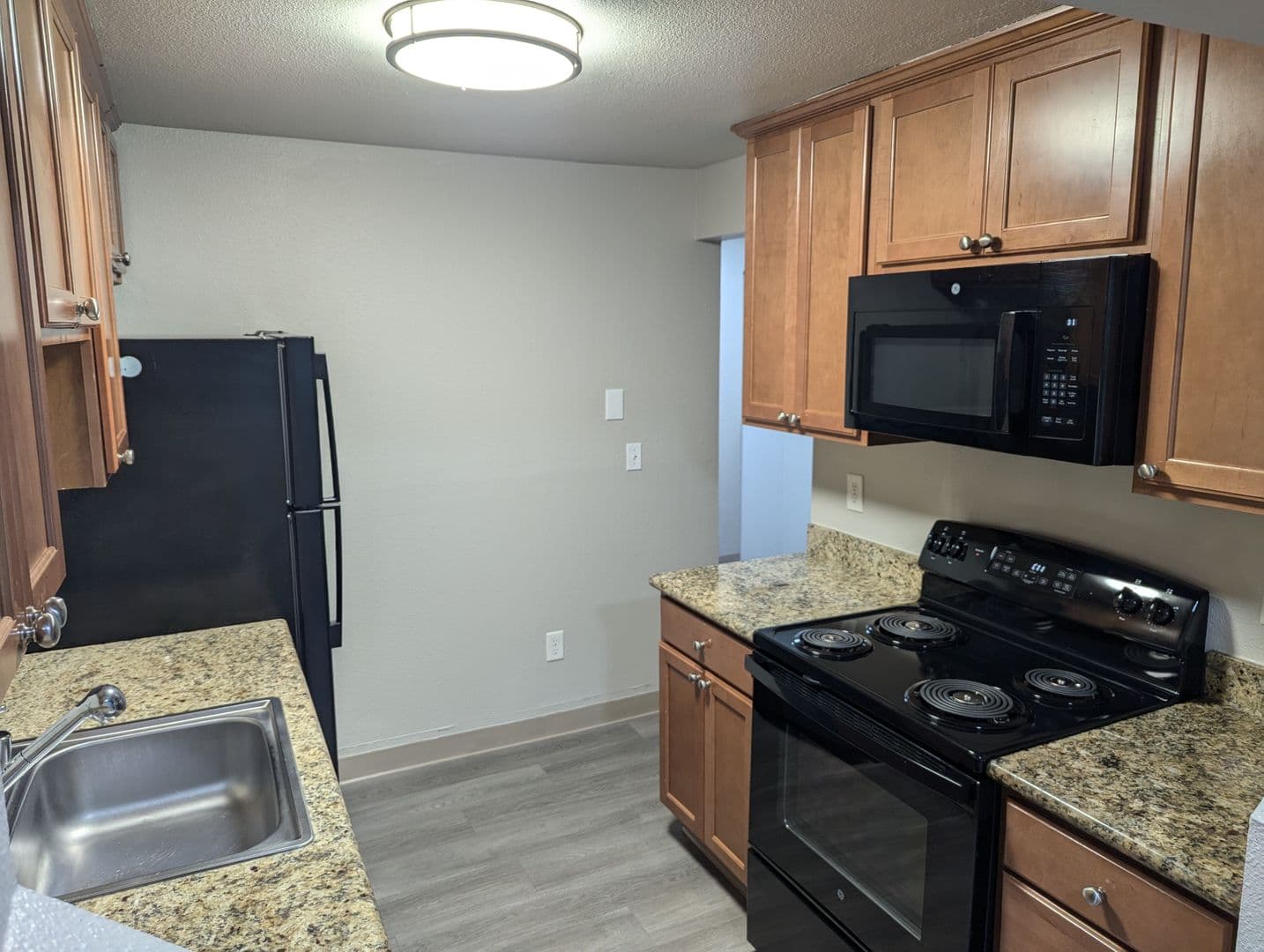 Kent Apartment: 9626 S 252nd St