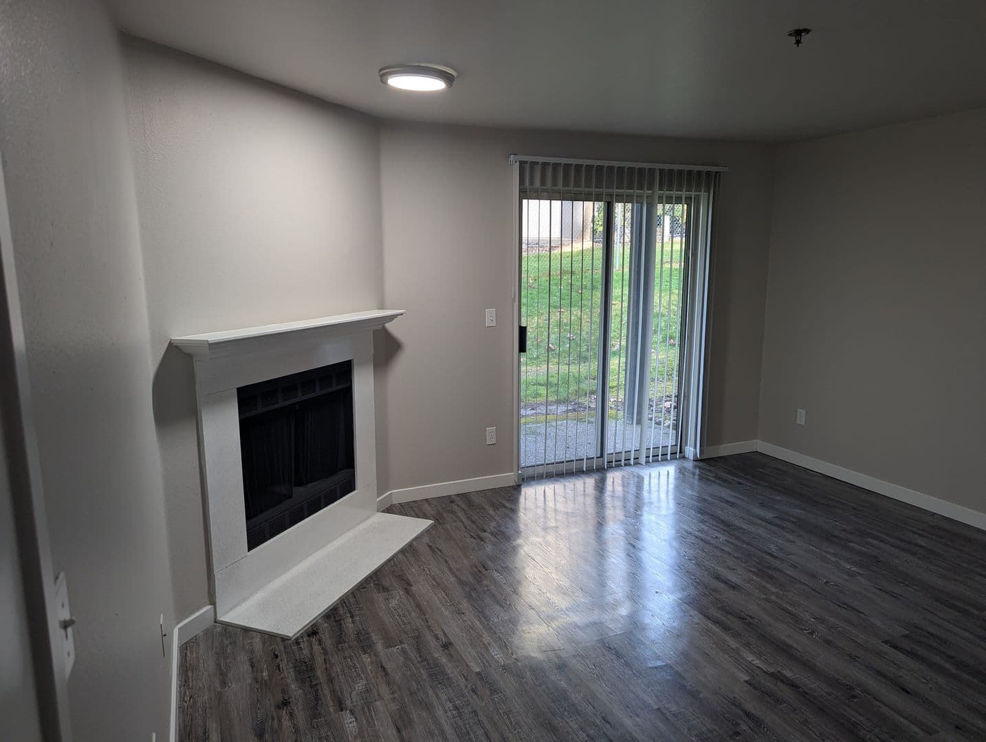 Kent Apartment: 9626 S 252nd St
