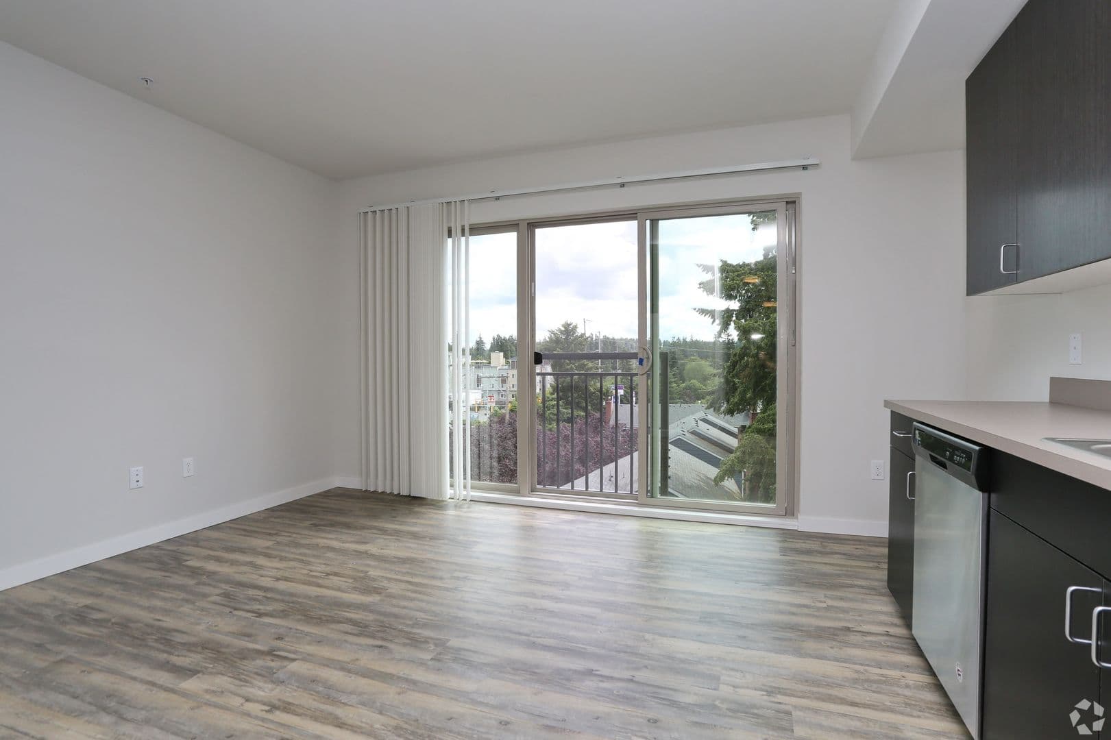 Shoreline Apartment: 1795 NE 205th St
