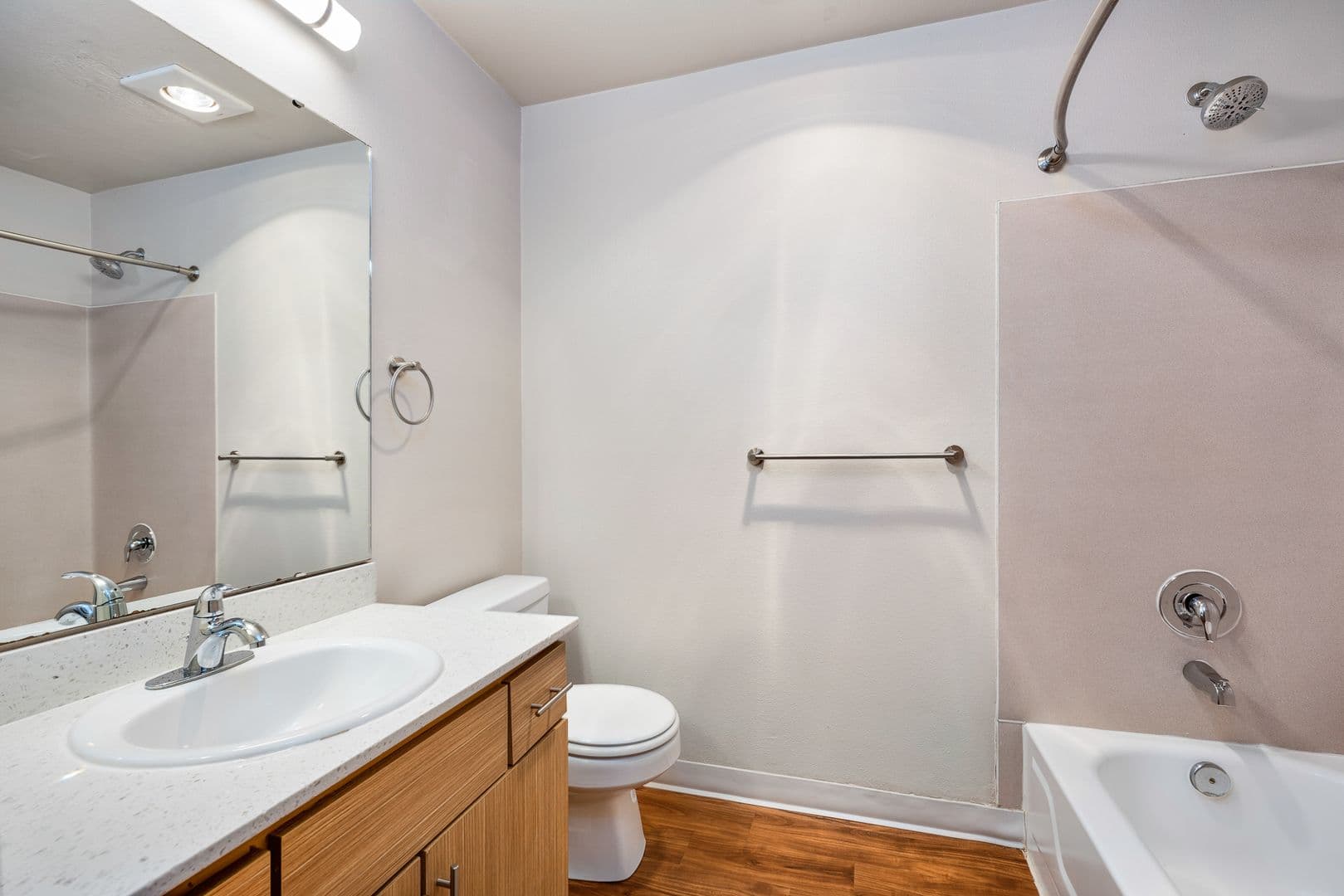 Seattle Apartment: 3236 SW Avalon Way