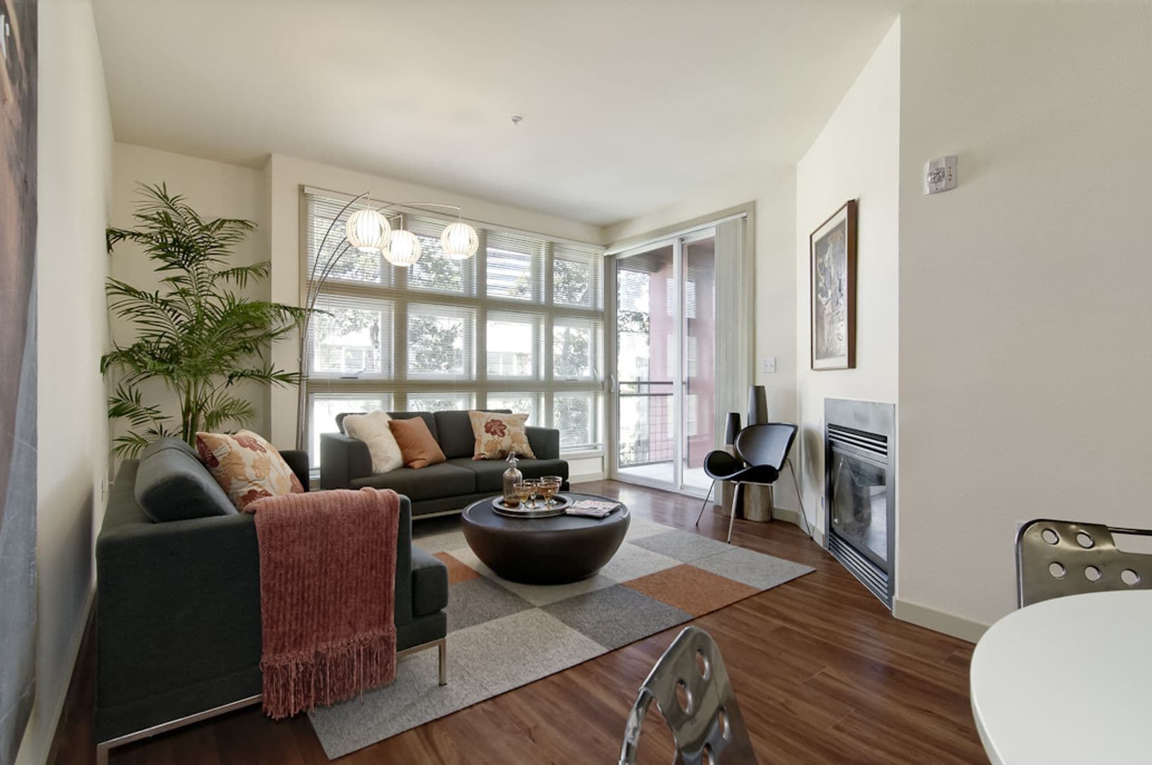 Seattle Apartment: 1623 Bellevue Ave