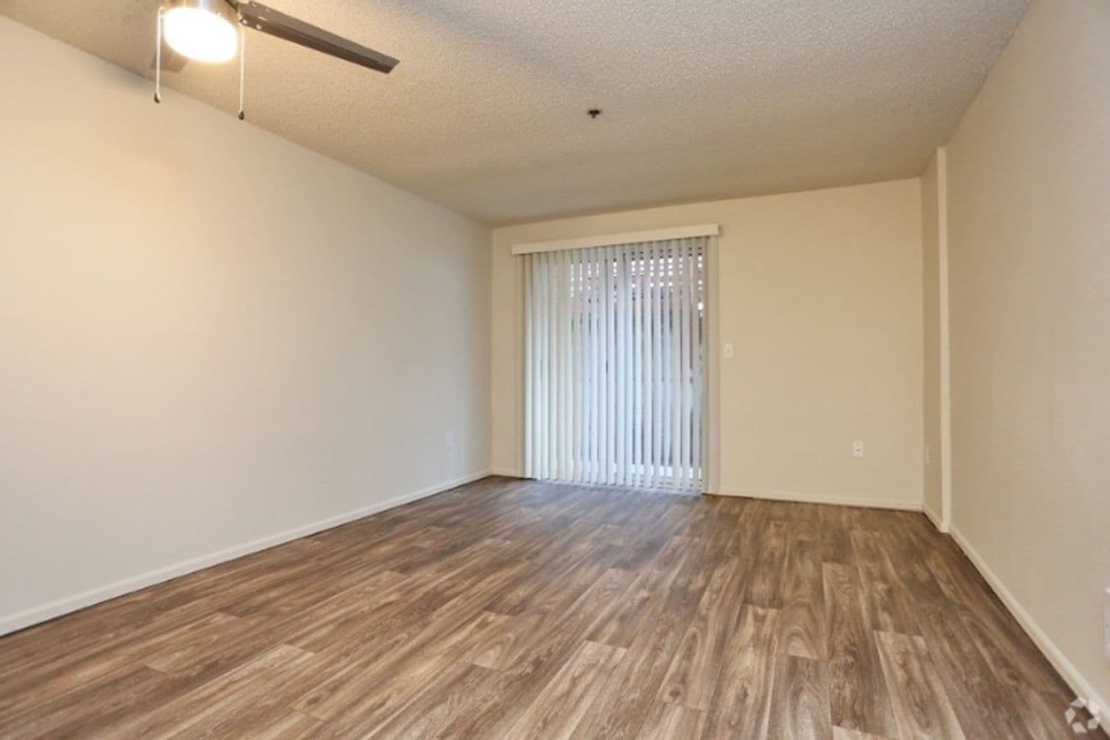 Everett Apartment: 1111 47th St SE