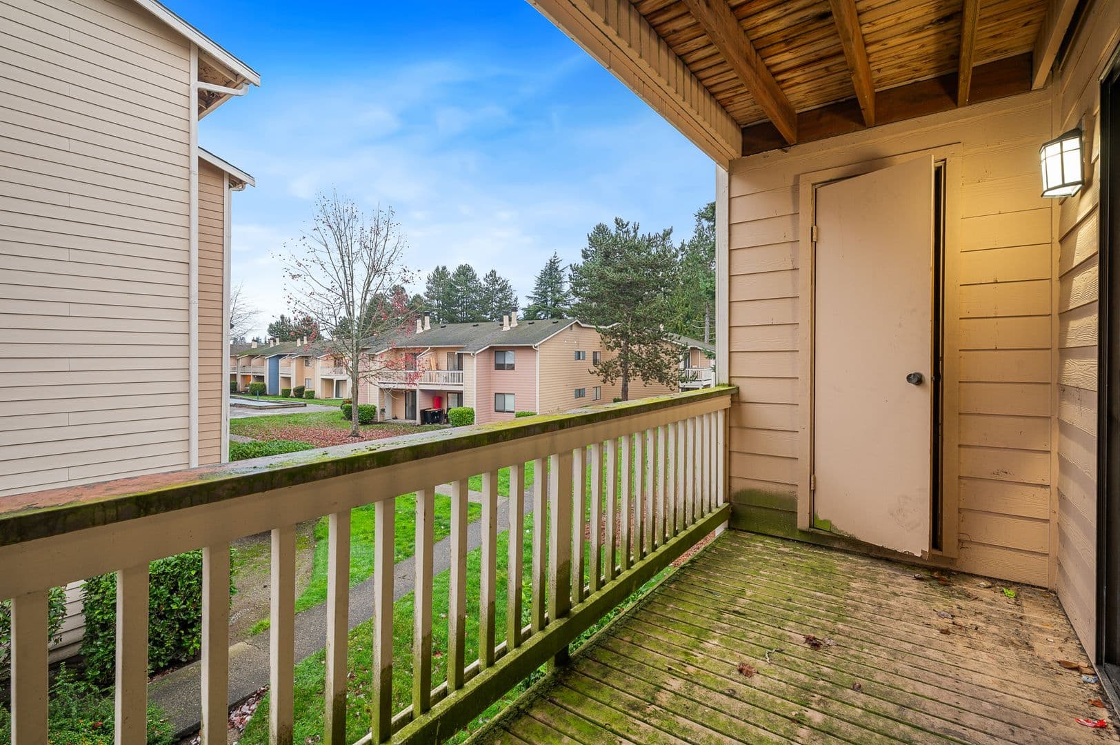 Everett Apartment: 702 W Casino Rd