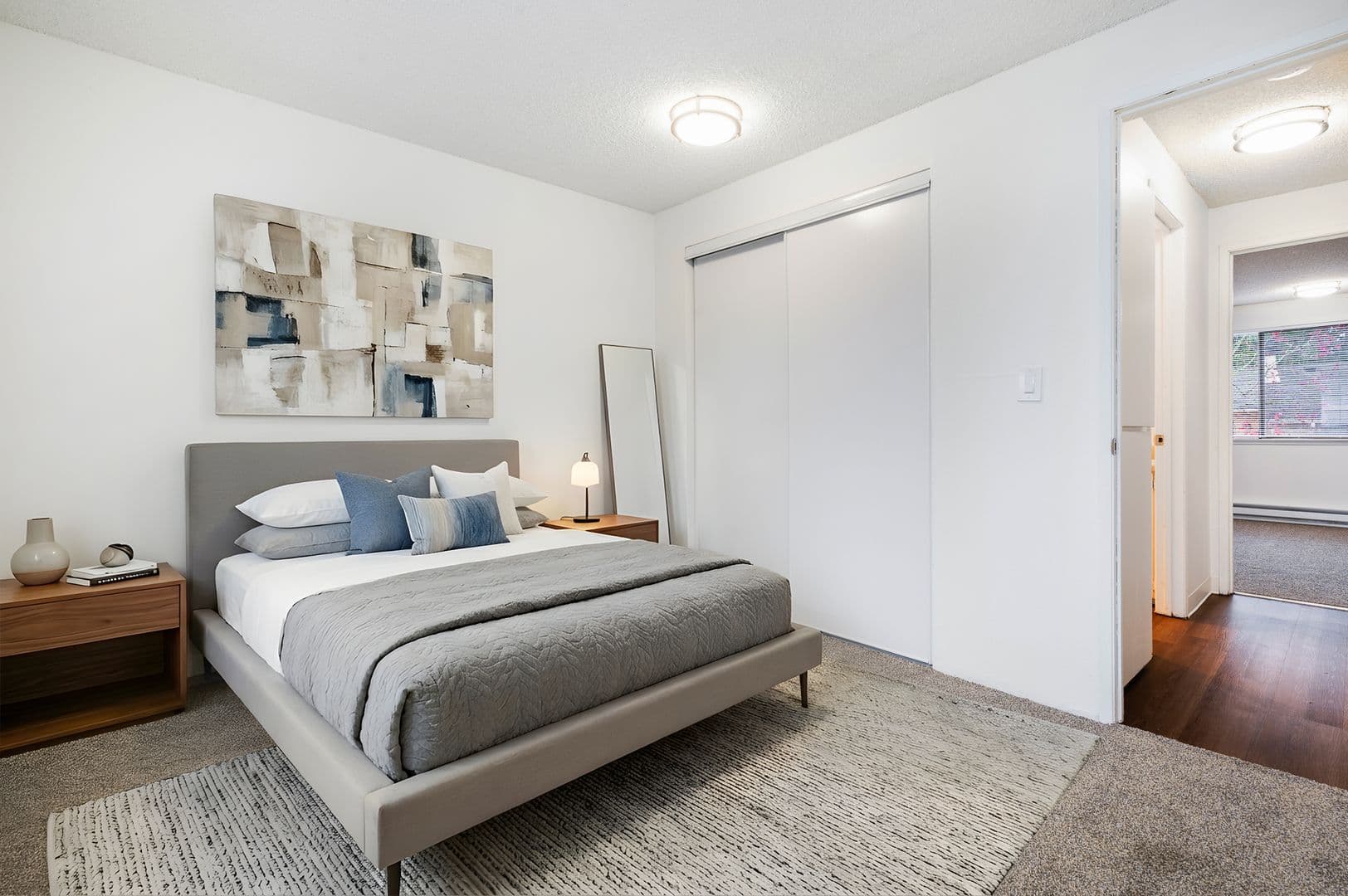 Everett Apartment: 702 W Casino Rd