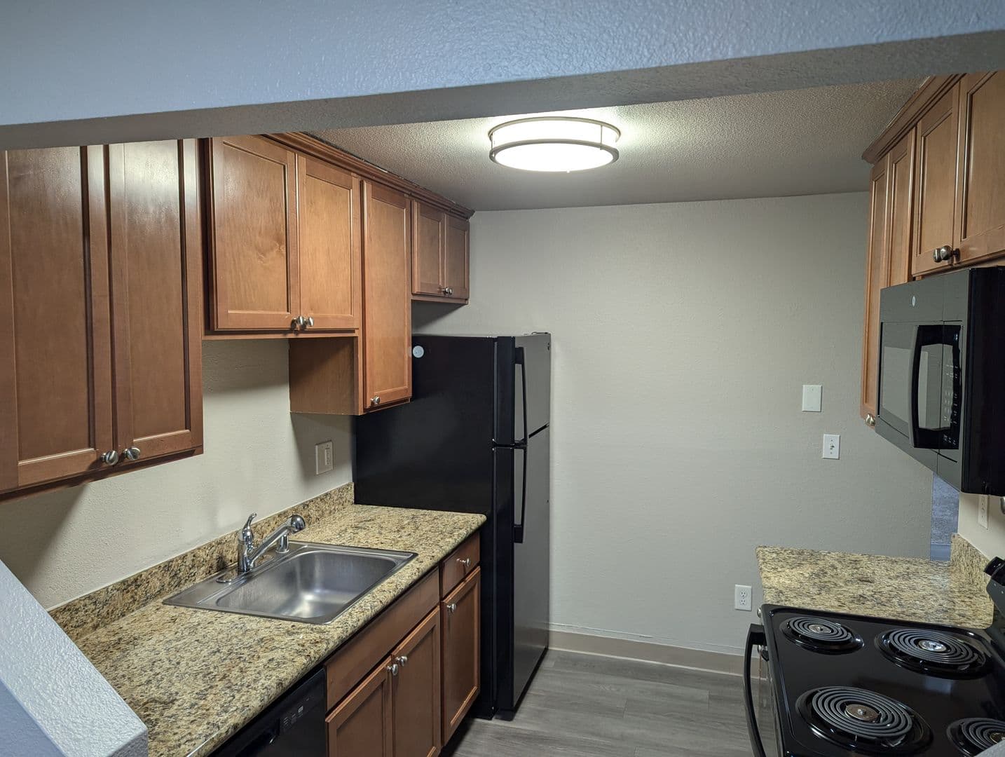 Kent Apartment: 9626 S 252nd St