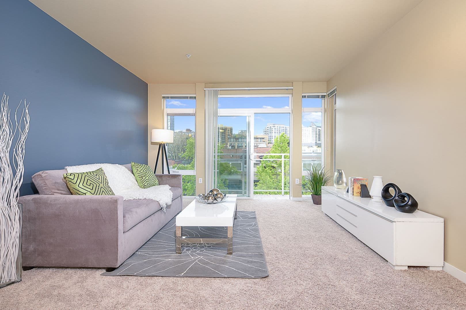 Seattle Apartment: 1615 Belmont Ave