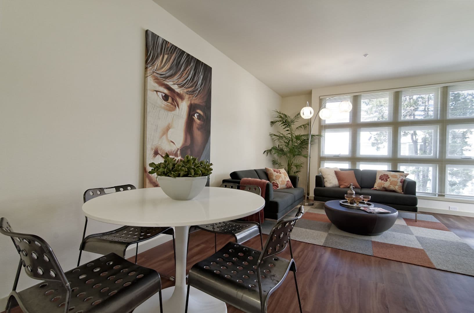 Seattle Apartment: 1623 Bellevue Ave