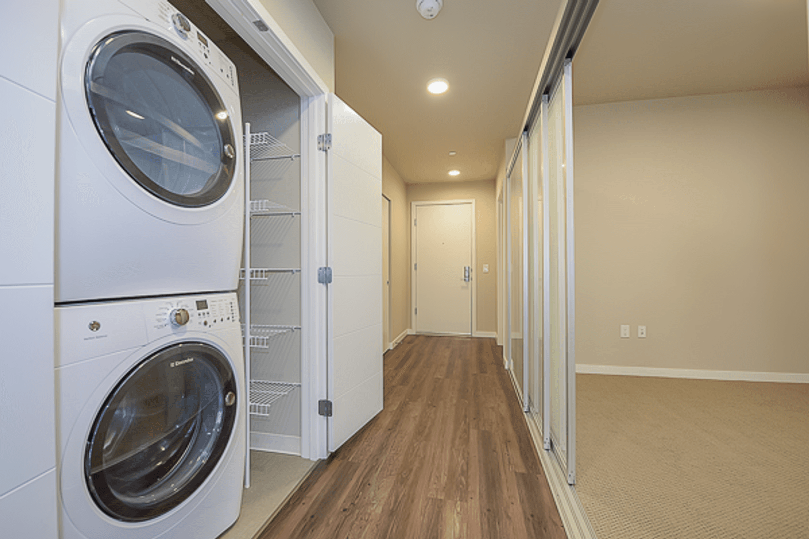 Bellevue Apartment: 88 102nd Ave NE