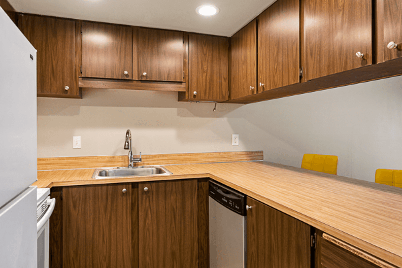 Seattle Apartment: 5204 15th Ave NE