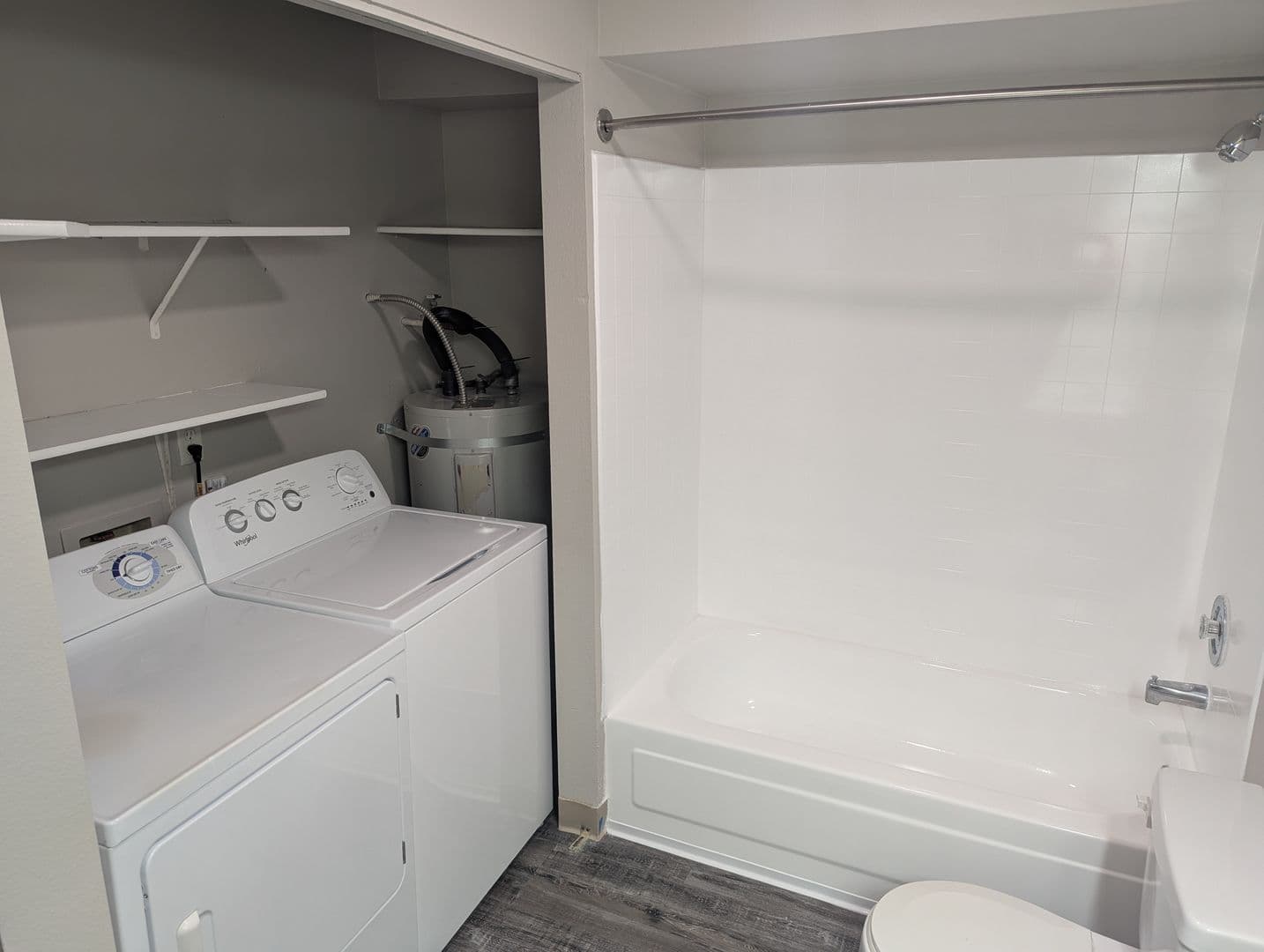 Kent Apartment: 9626 S 252nd St