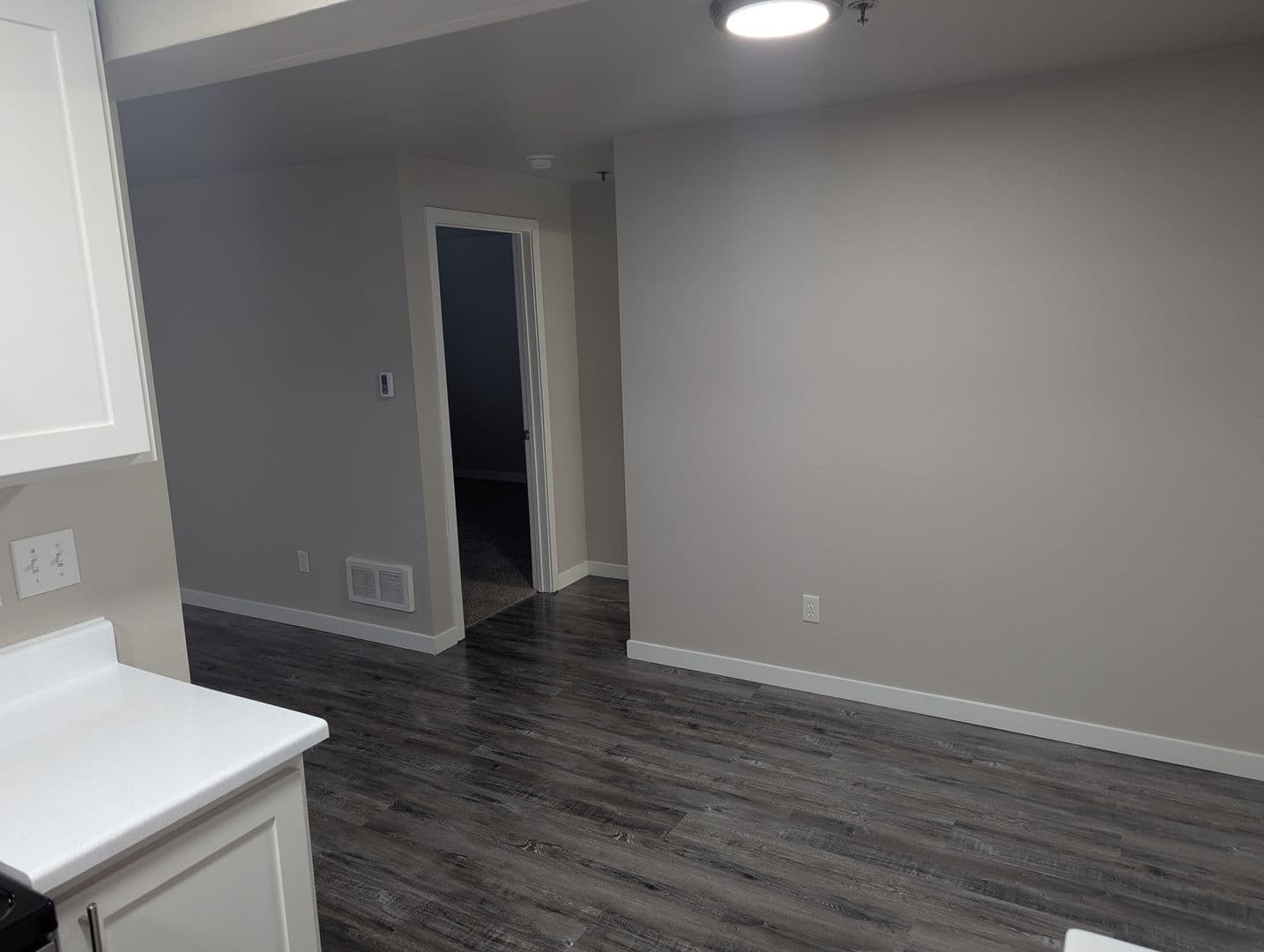 Kent Apartment: 9626 S 252nd St