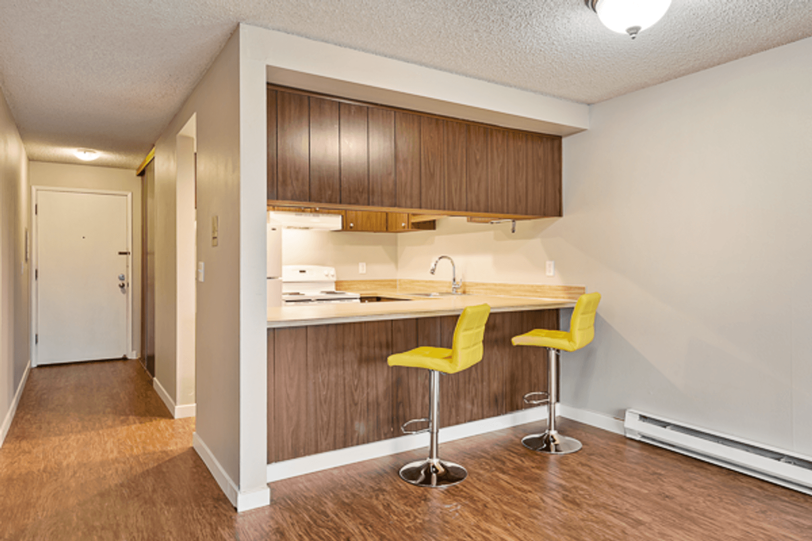Seattle Apartment: 5204 15th Ave NE