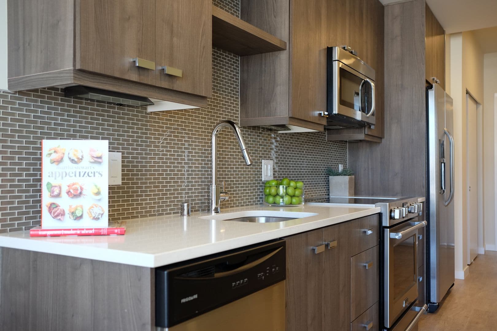 Bellevue Apartment: 88 102nd Ave NE