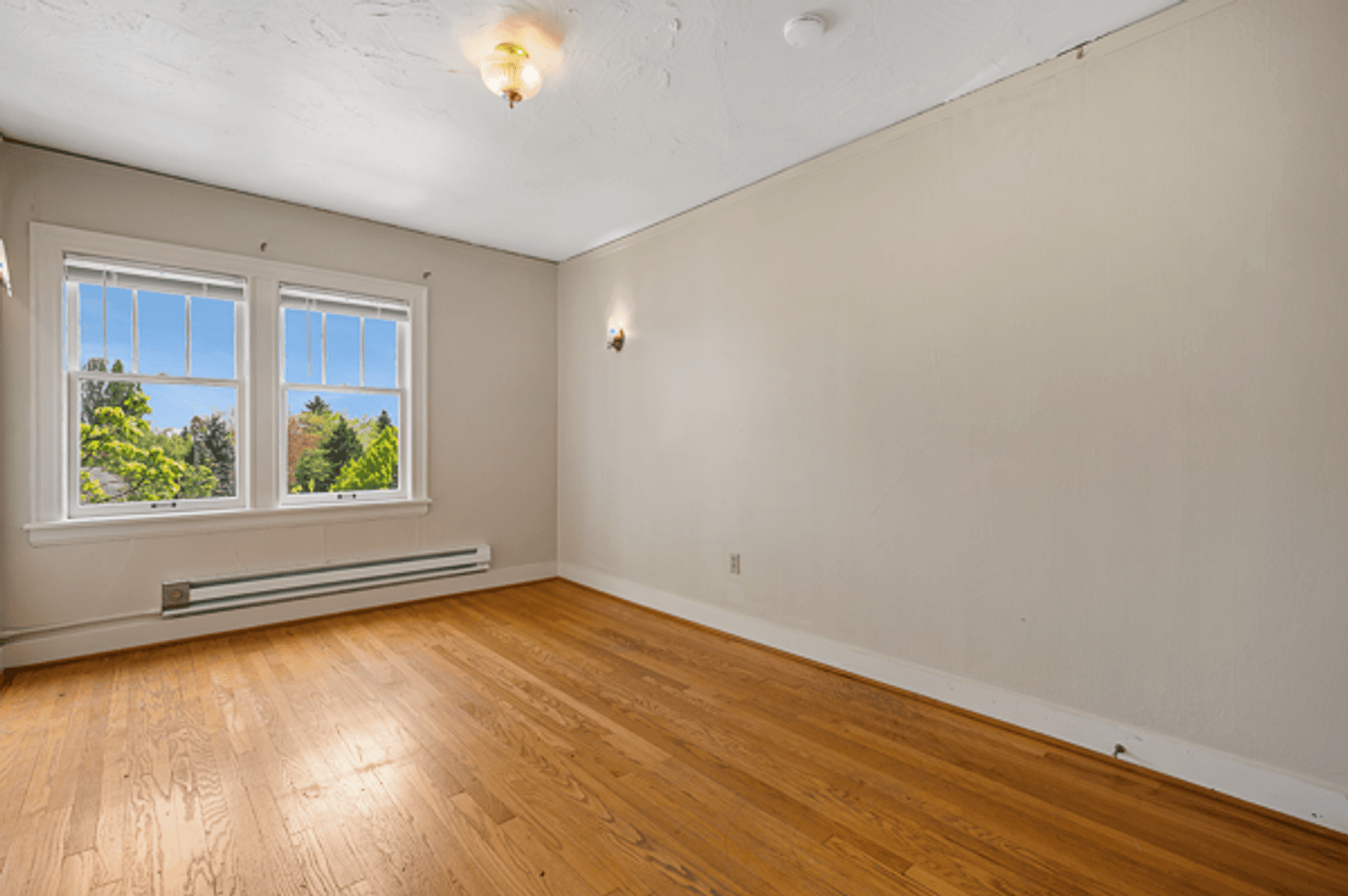 Seattle Apartment: 1450 E Republican St