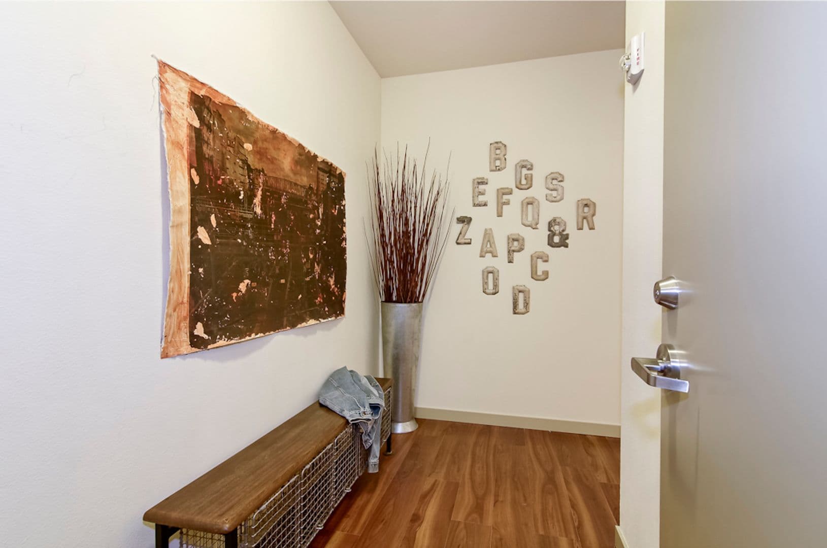 Seattle Apartment: 1623 Bellevue Ave