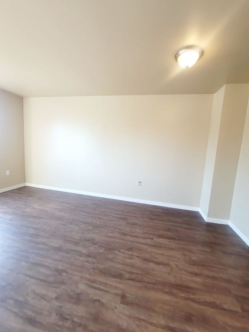 Seattle Apartment: 3250 SW Avalon Way