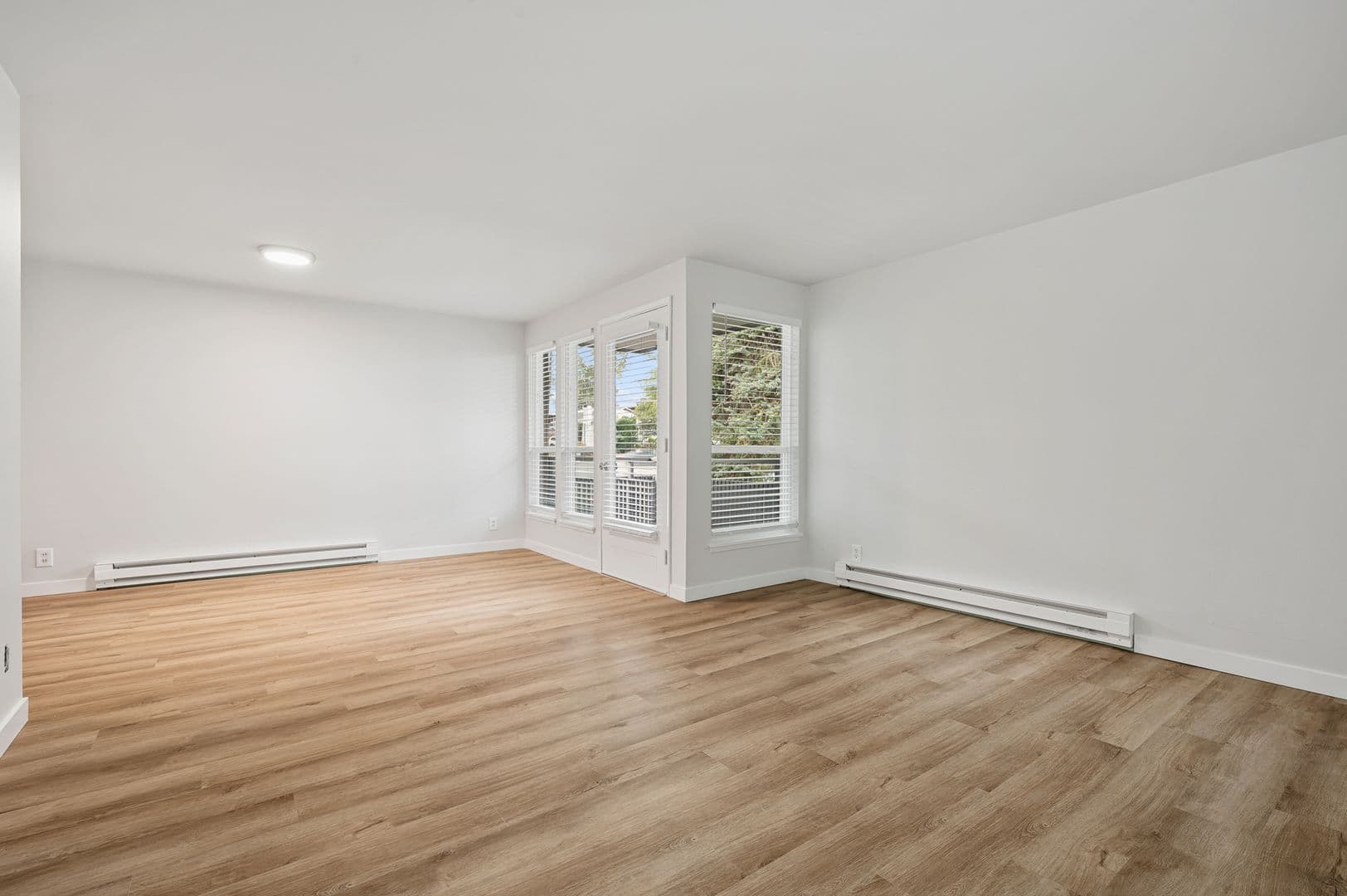 Burien Apartment: 255 SW 154th St