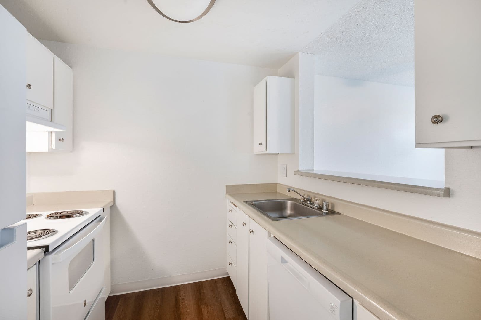 Everett Apartment: 702 W Casino Rd