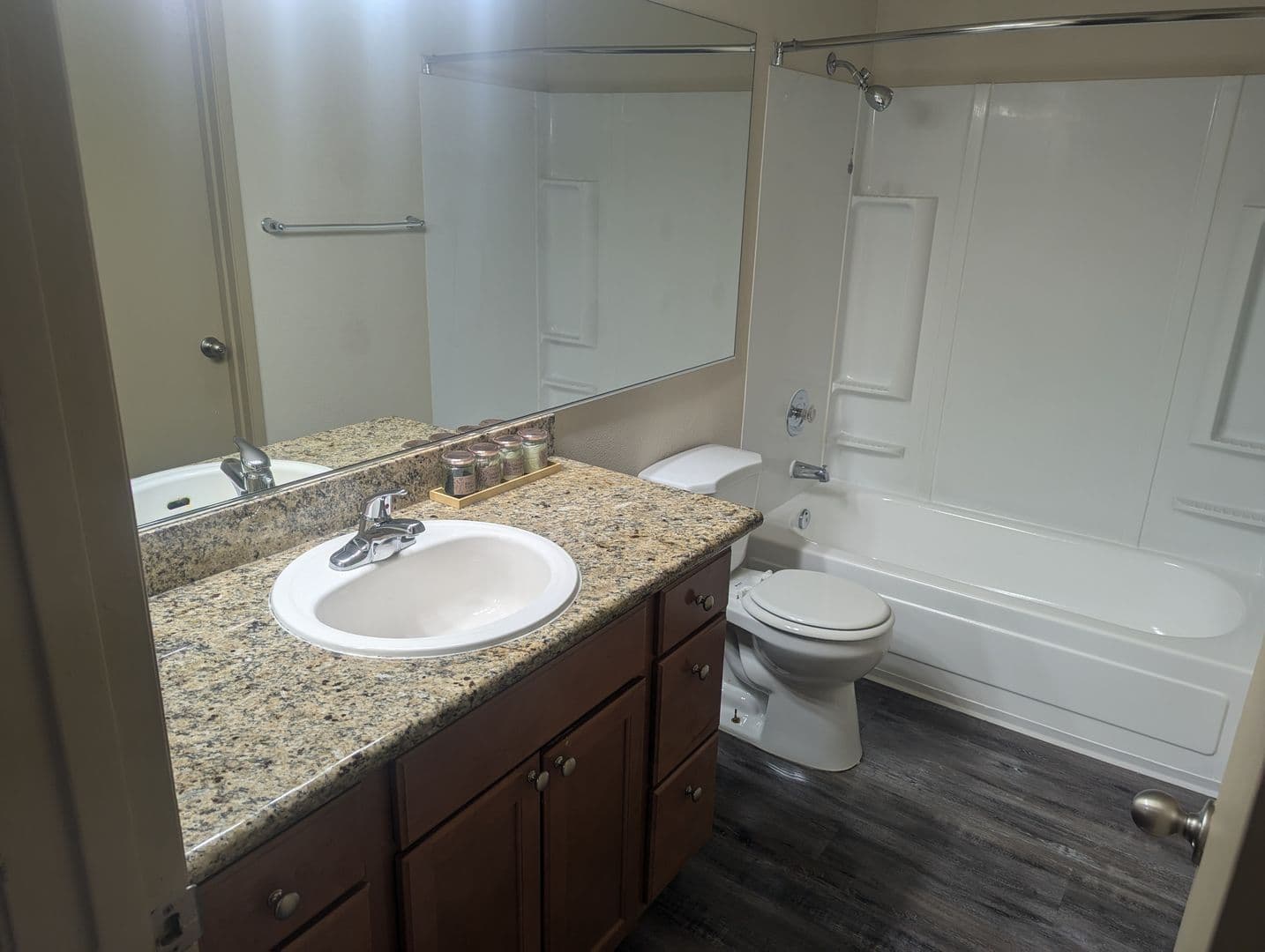 Kent Apartment: 9626 S 252nd St