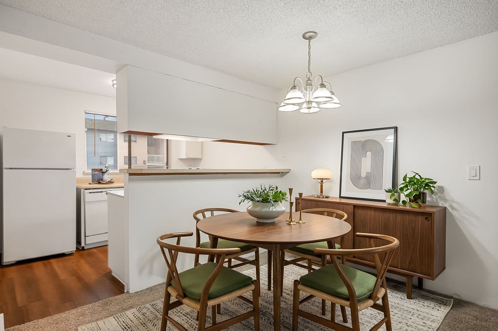 Everett Apartment: 702 W Casino Rd