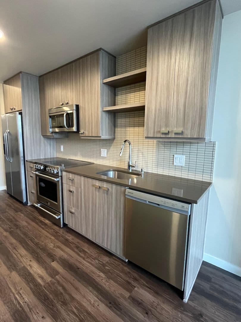 Bellevue Apartment: 88 102nd Ave NE