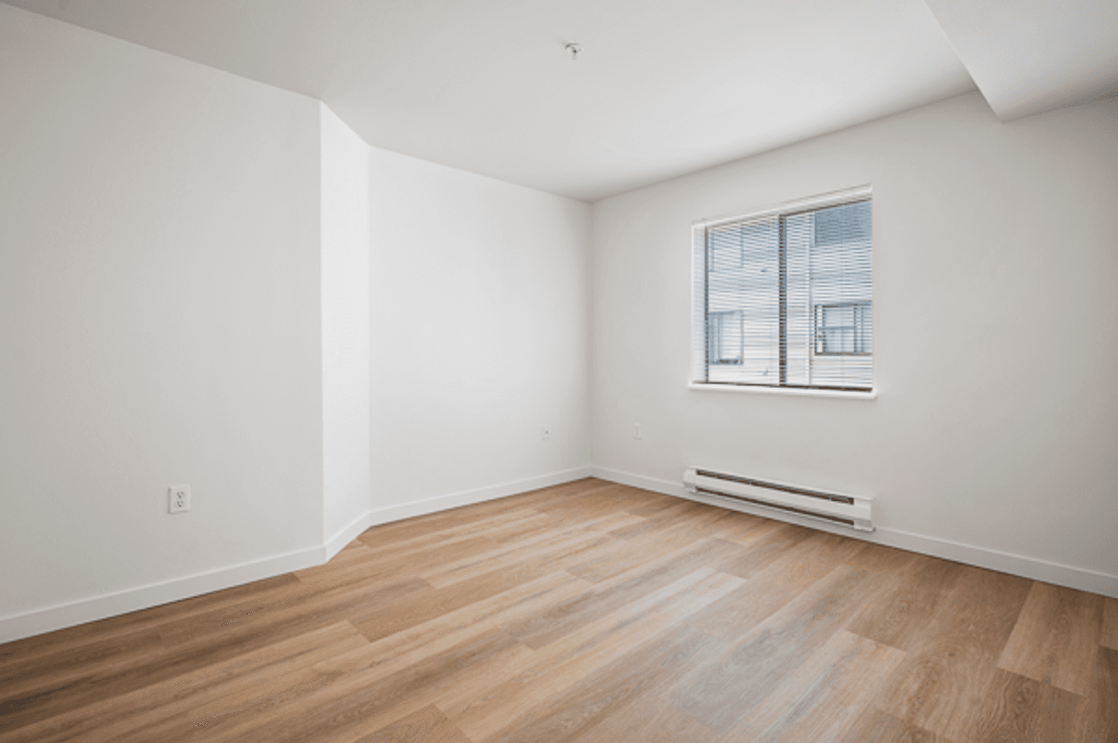 Seattle Apartment: 3250 SW Avalon Way