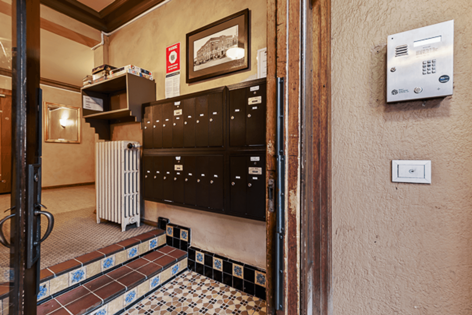Seattle Apartment: 503 1st Ave W.
