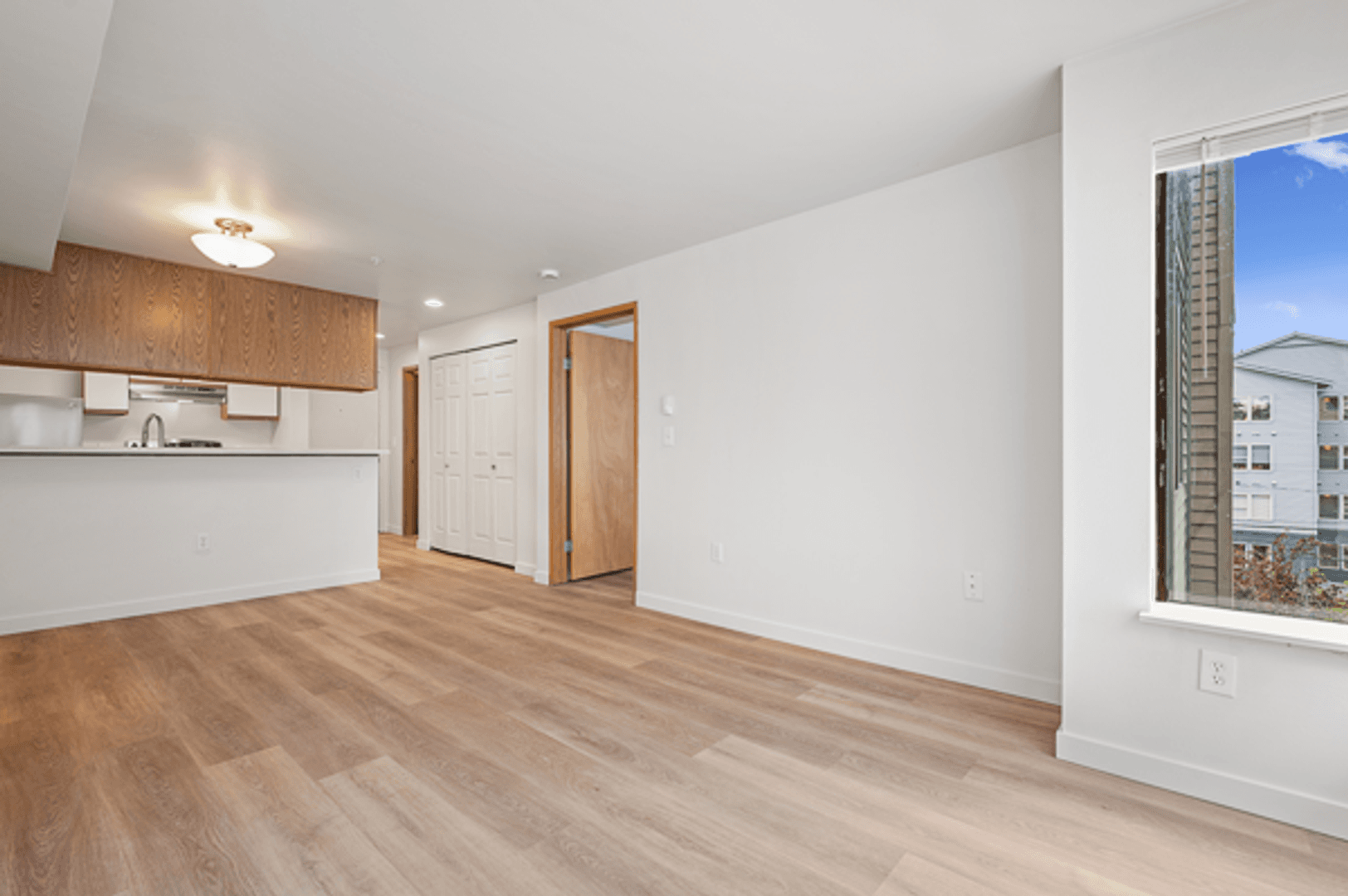 Seattle Apartment: 3250 SW Avalon Way