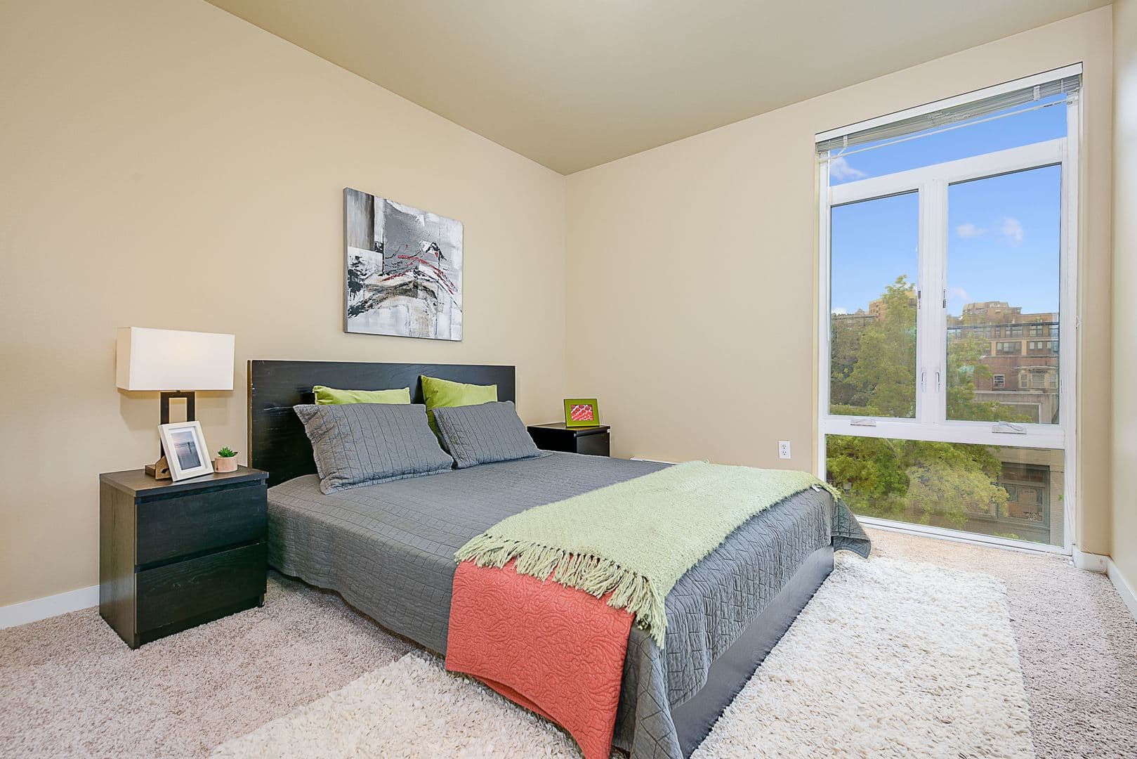Seattle Apartment: 1615 Belmont Ave