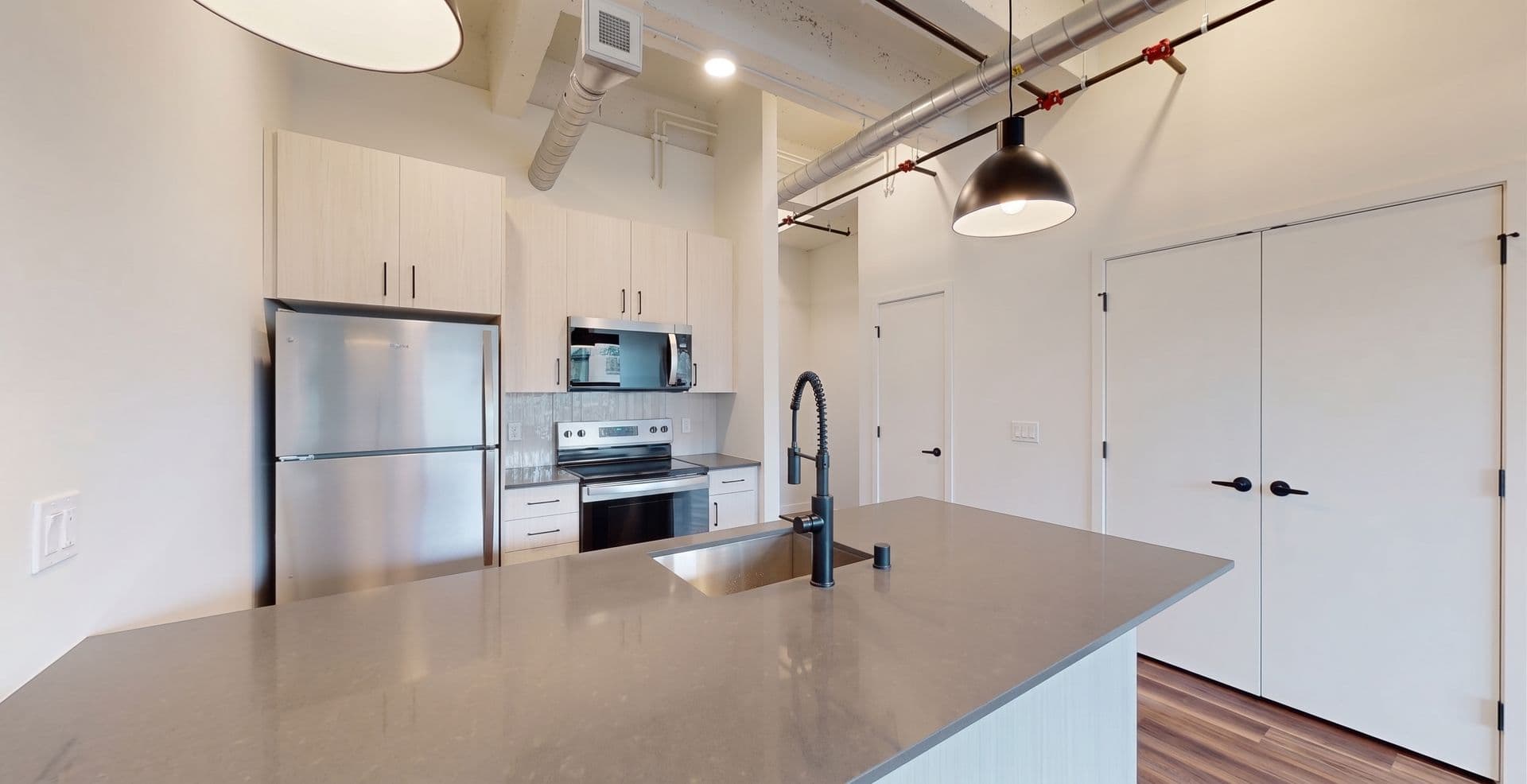 Seattle Apartment: 201 Queen Anne Ave N