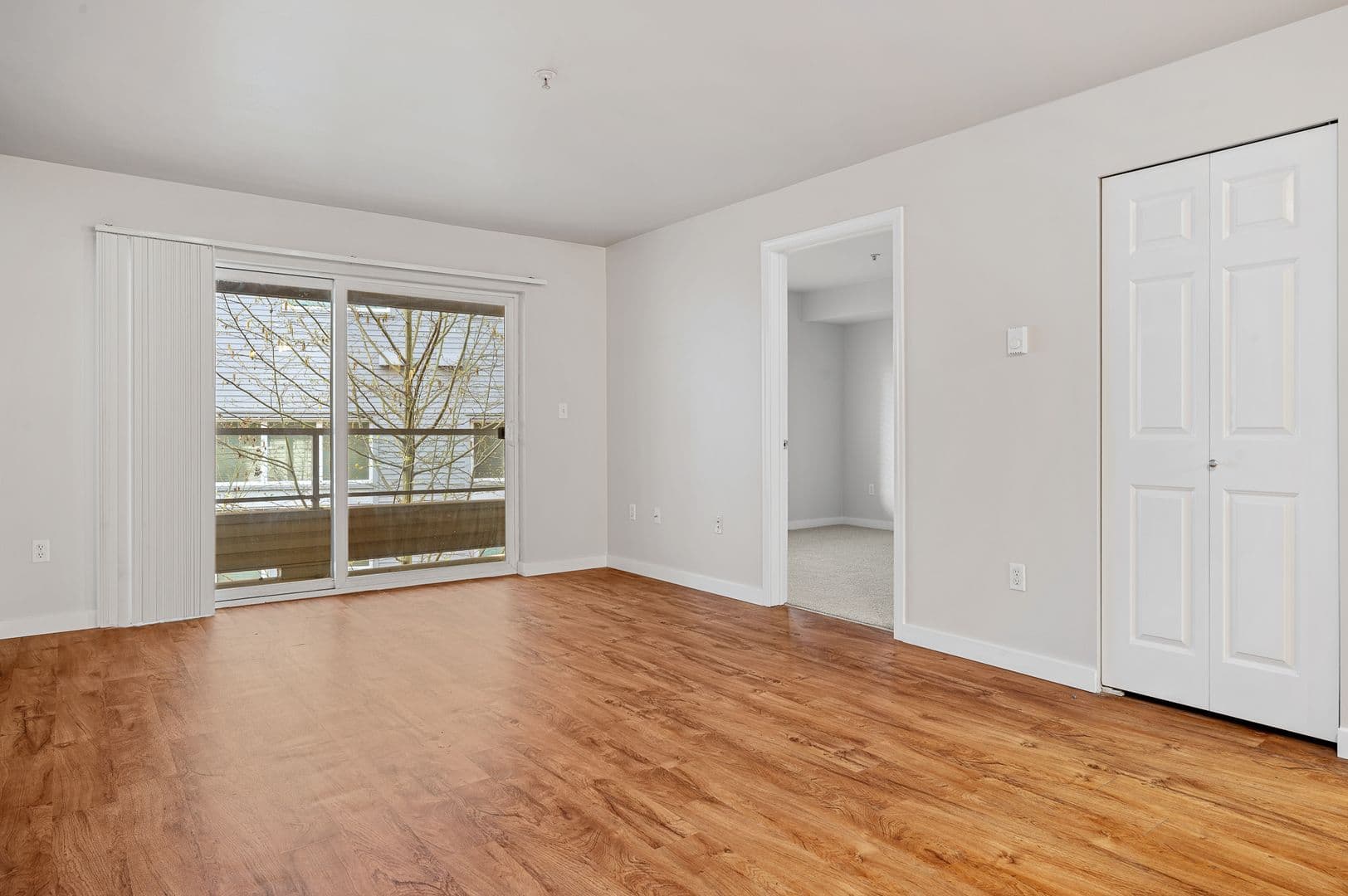 Seattle Apartment: 3233 SW Avalon Way