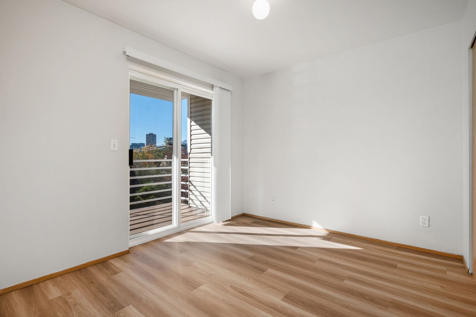 Seattle Apartment: 1828 12th Ave