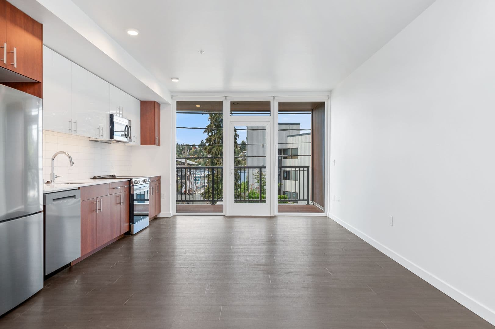 Seattle Apartment: 3150 Fairview Ave E