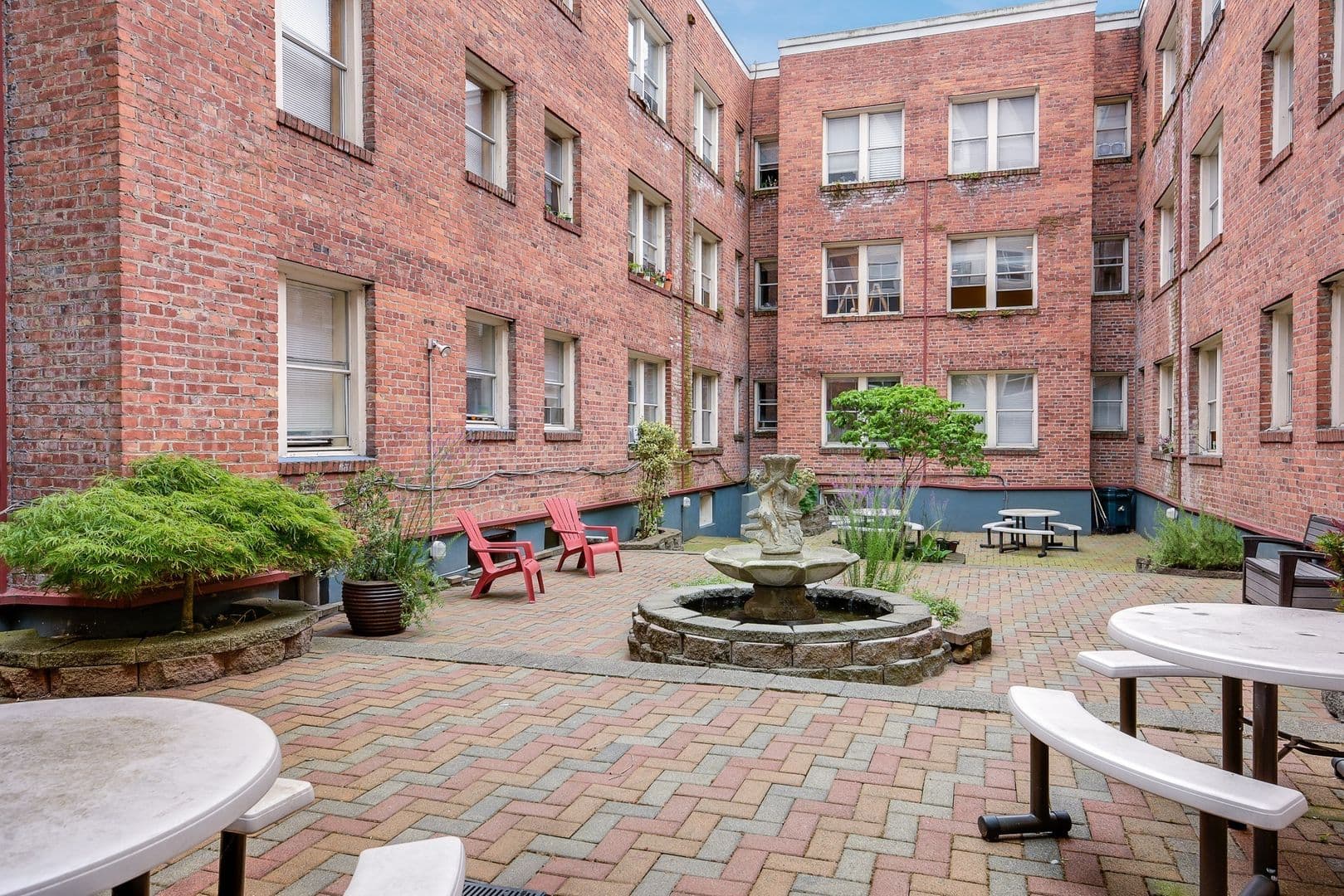 Seattle Apartment: 151 11th Ave