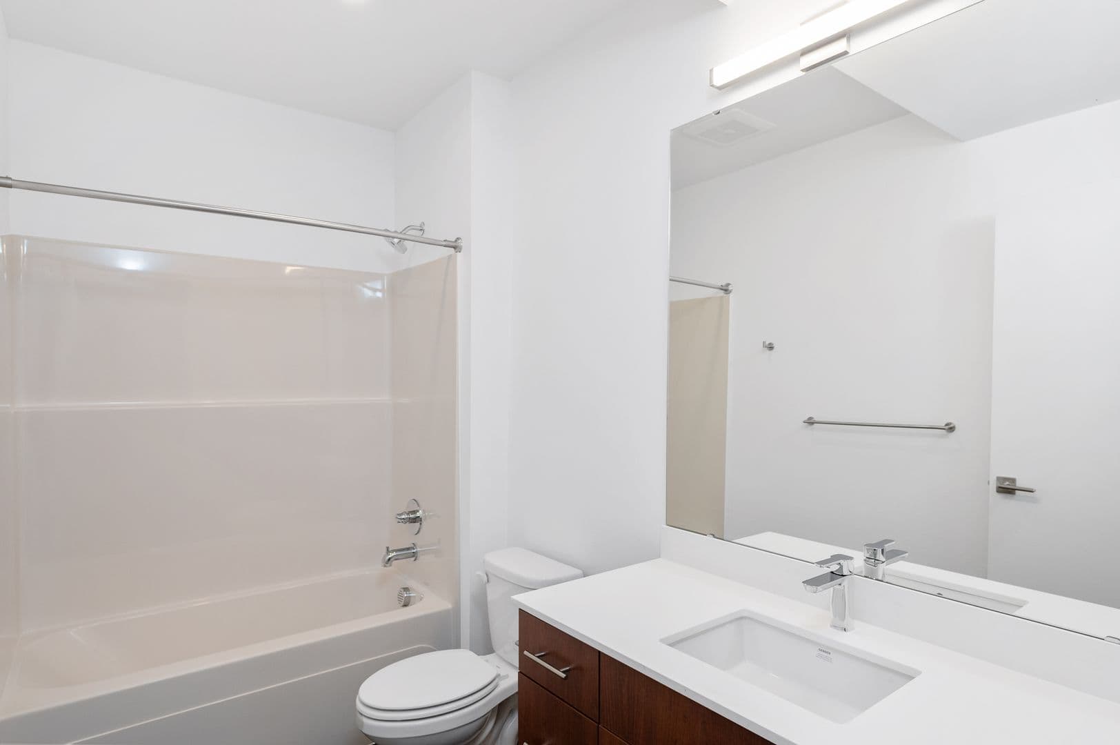 Seattle Apartment: 3150 Fairview Ave E