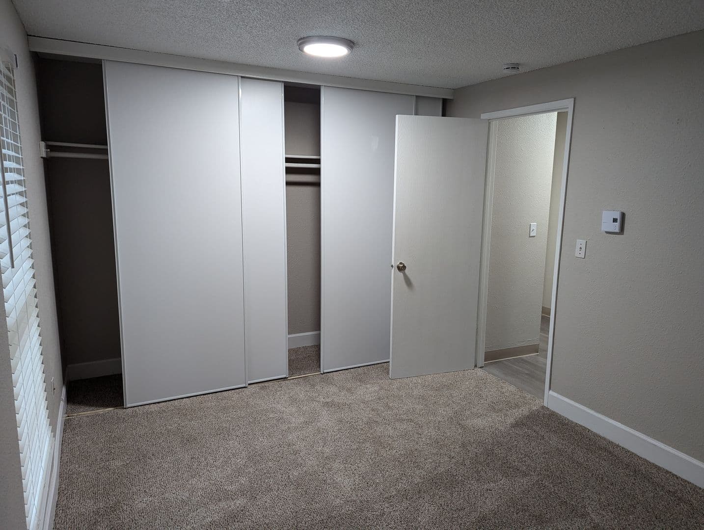 Kent Apartment: 9626 S 252nd St