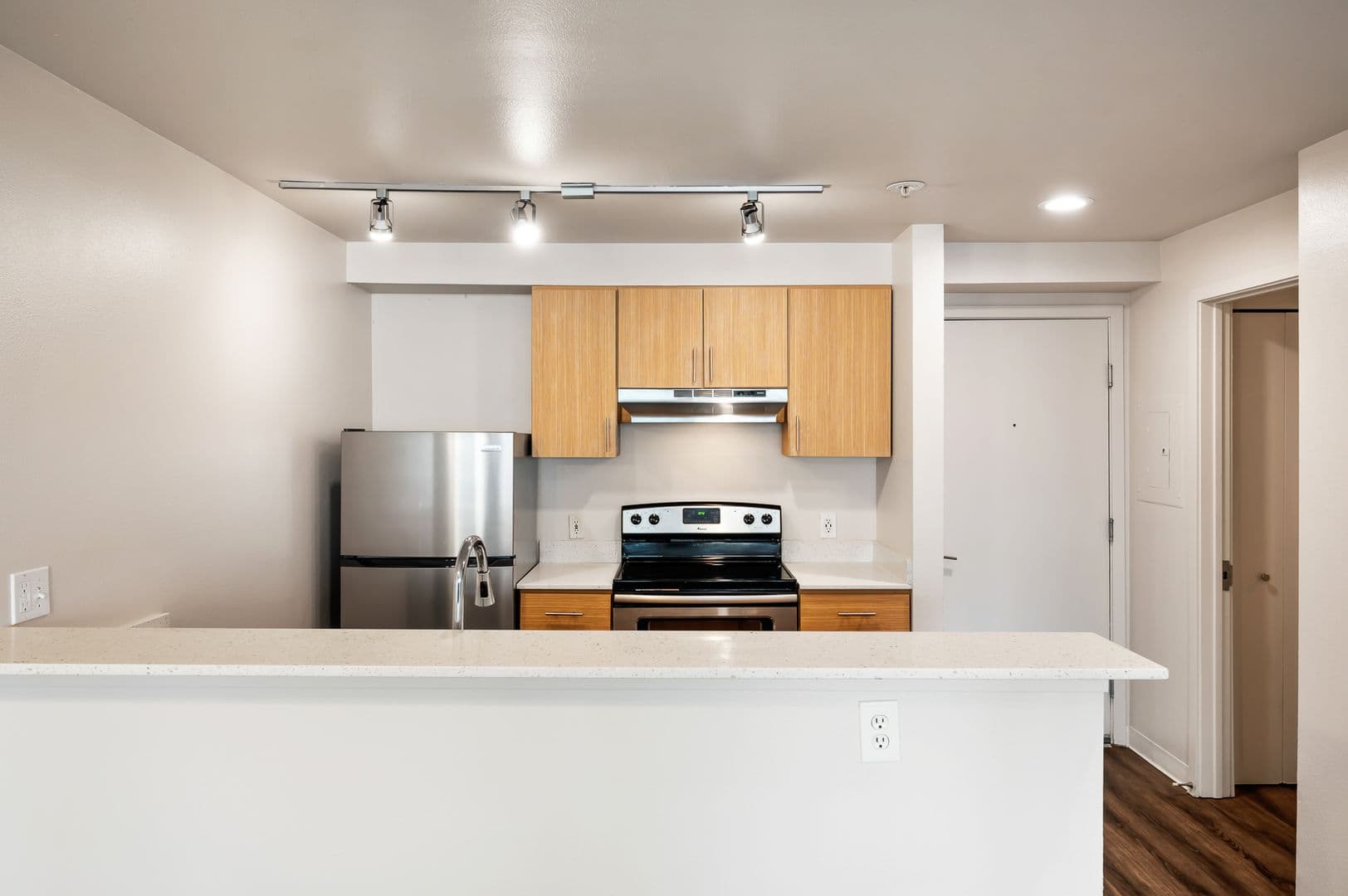 Seattle Apartment: 3236 SW Avalon Way