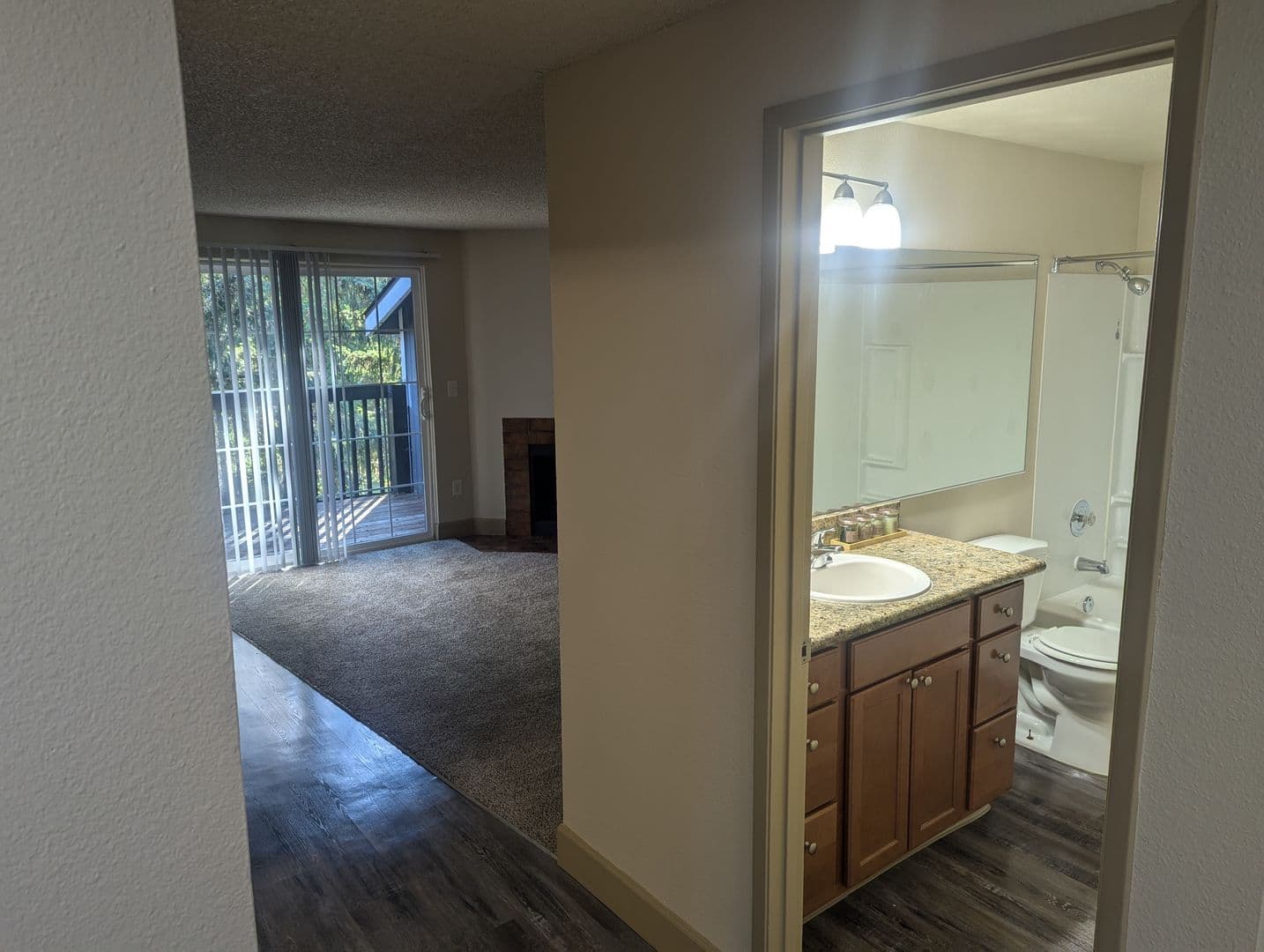 Kent Apartment: 9626 S 252nd St