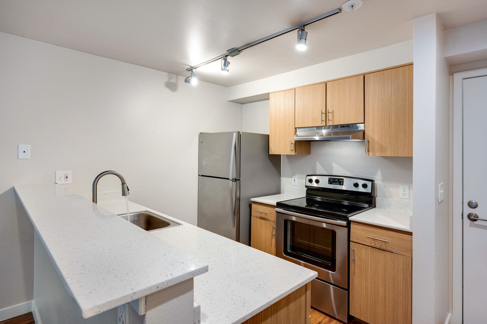 Seattle Apartment: 3236 SW Avalon Way